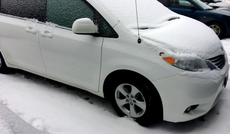 
								Toyota Sienna full									