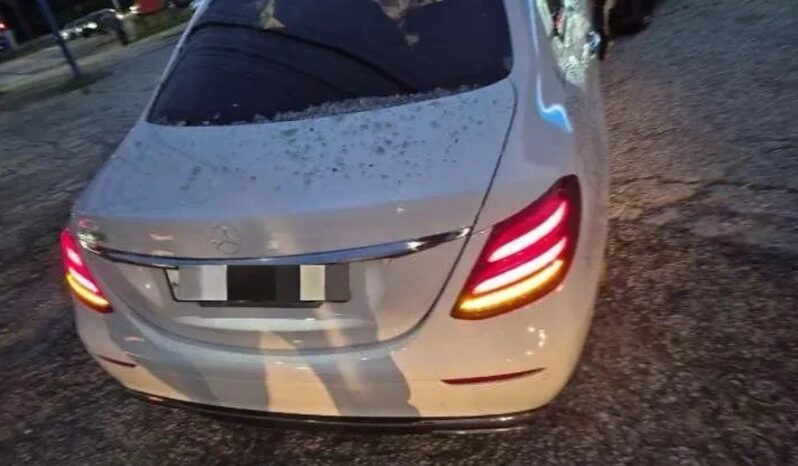 
								MERCEDES BENZ E300 4Matic full									