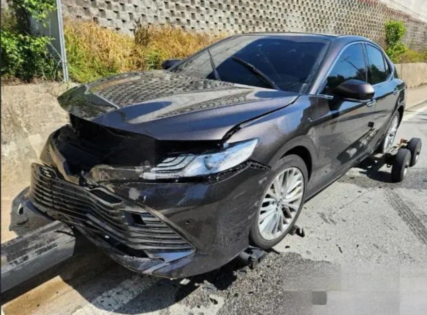 TOYOTA CAMRY