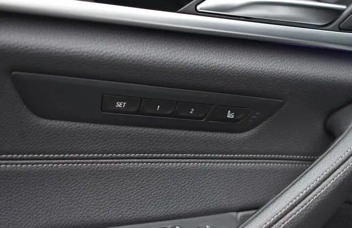 
								BMW M550 xDrive full									