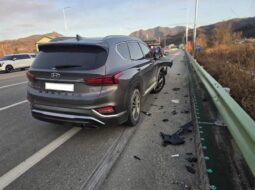 
										HYUNDAI SANTA FE full									