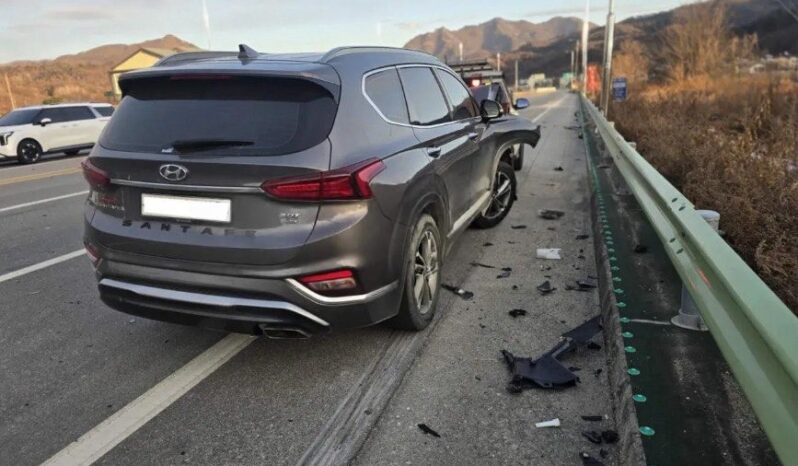 
								HYUNDAI SANTA FE full									