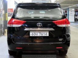 
										Toyota Sienna full									