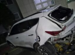 
										HYUNDAI SANTA FE full									