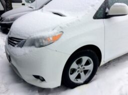 
										Toyota Sienna full									