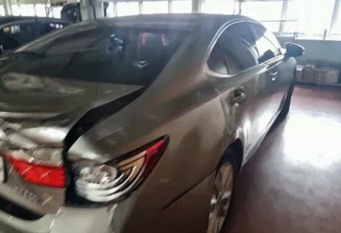 
								LEXUS ES300h full									