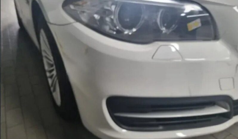 
								BMW 520d Xdrive full									