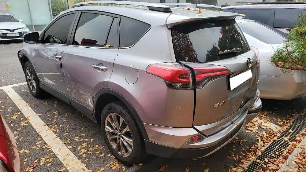 TOYOTA RAV 4