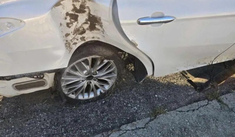 
								TOYOTA CAMRY full									