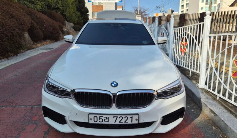 
								BMW 530i M Sport full									
