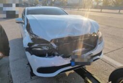 
										MERCEDES BENZ E300 4Matic full									