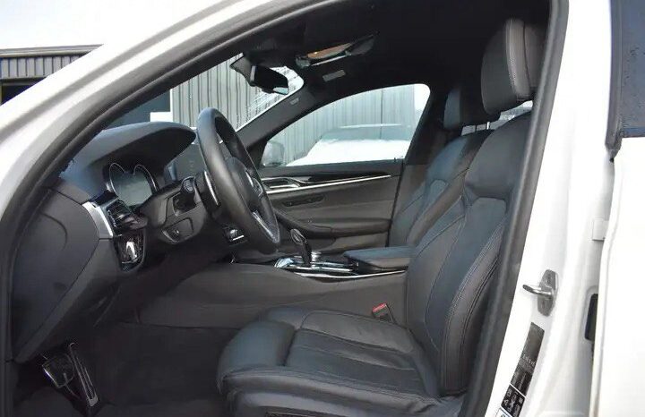 
								BMW M550 xDrive full									