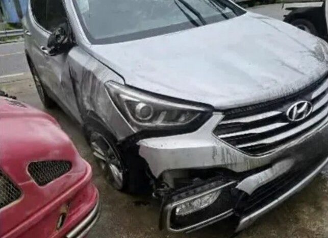 
								HYUNDAI SANTA FE full									