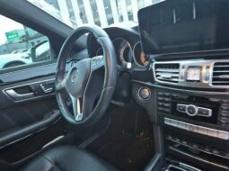 
										MERCEDES BENZ E220 full									