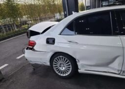 
										MERCEDES E300 4Matic full									