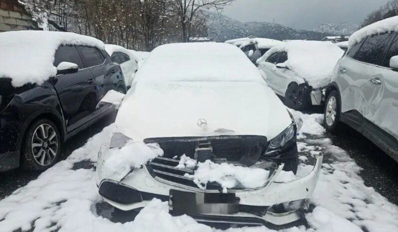 
								MERCEDES BENZ E400 full									