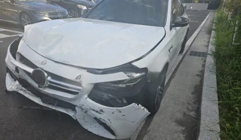 
								MERCEDES BENZ E 63 AMG 4Matik full									