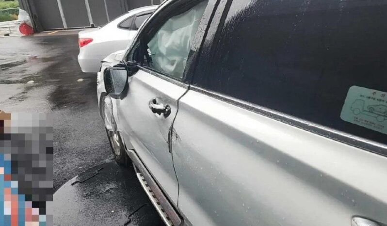 
								HYUNDAI SANTA FE full									