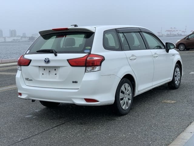 TOYOTA Corolla Fielder Hybrid