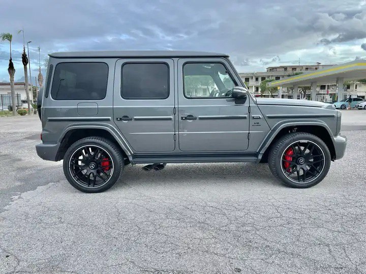 MERCEDES BENZ G63