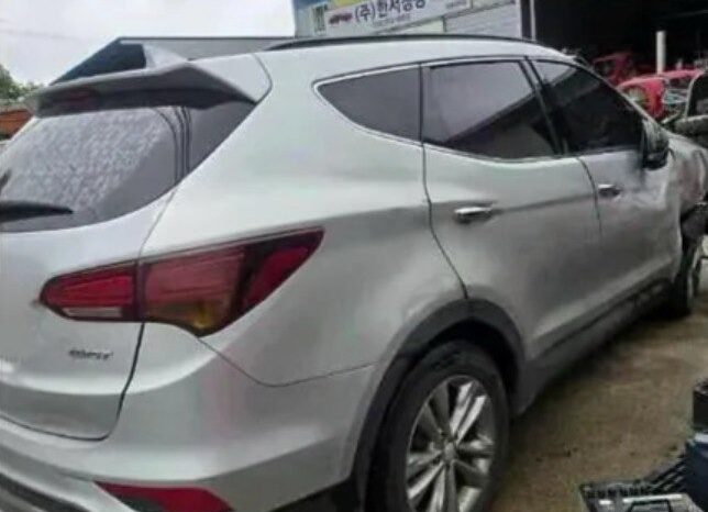 
								HYUNDAI SANTA FE full									