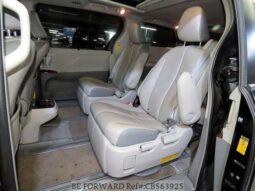 
										Toyota Sienna full									