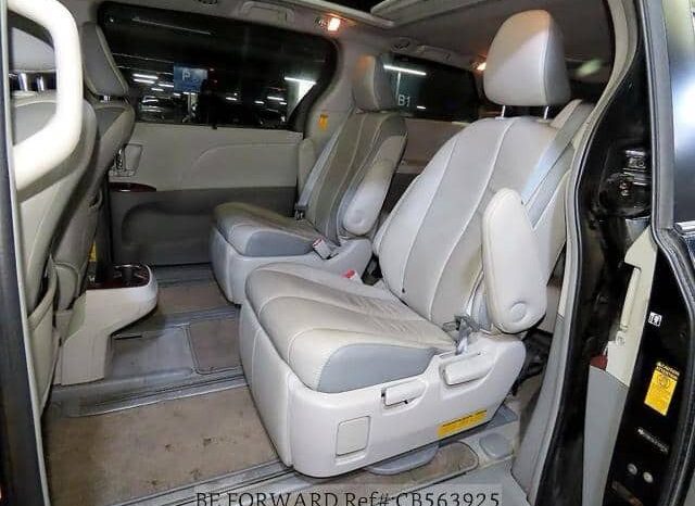 
								Toyota Sienna full									