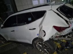 
										HYUNDAI SANTA FE full									