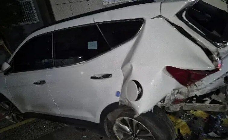 
								HYUNDAI SANTA FE full									