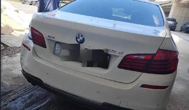 
								BMW 520d Xdrive full									