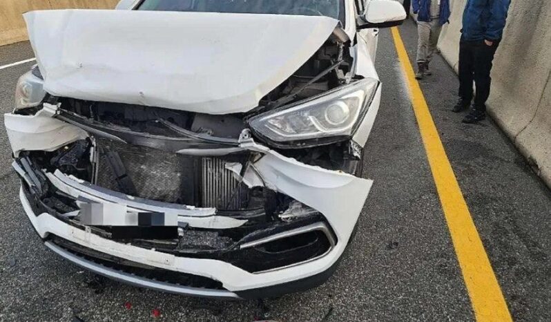 
								HYUNDAI SANTA FE full									