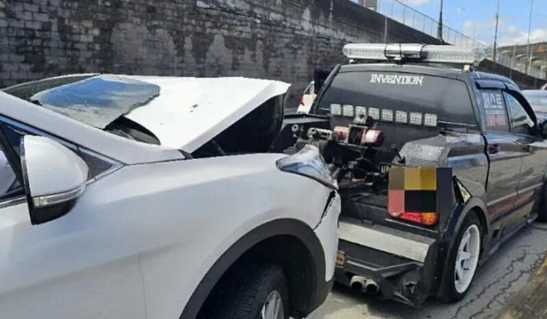 
								HYUNDAI SANTA FE full									