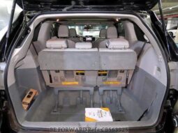 
										Toyota Sienna full									