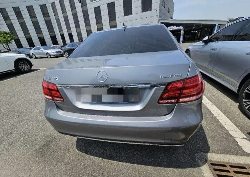 MERCEDES BENZ E220