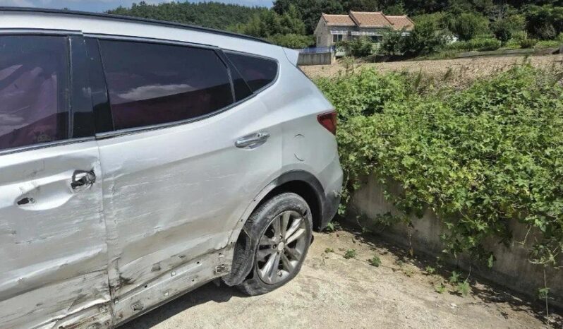 
								HYUNDAI SANTA FE full									