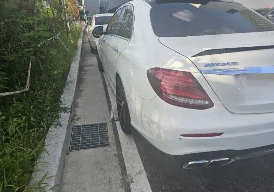 MERCEDES BENZ E 63 AMG 4Matik