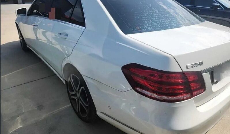 
								MERCEDES BENZ E250 CDI BLUETEC full									
