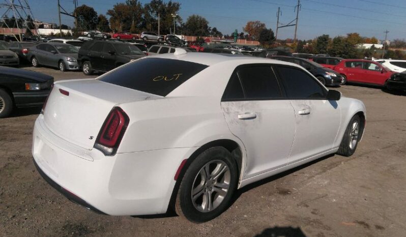 
								2016 Chrysler 300 full									