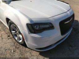 
										2016 Chrysler 300 full									