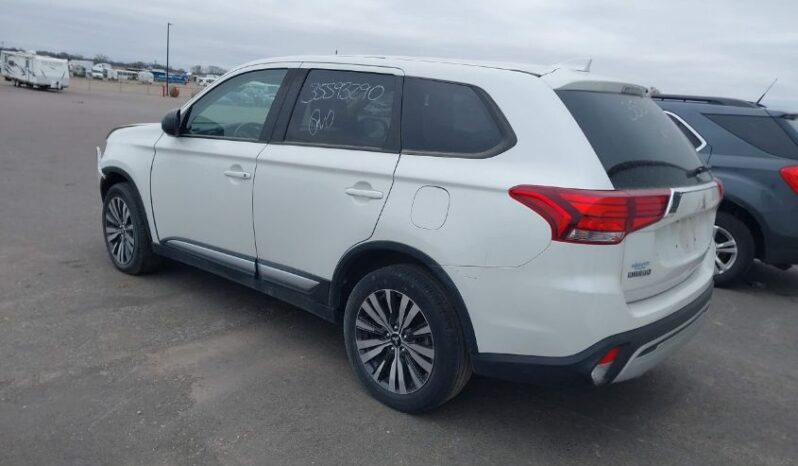 
								2019 Mitsubishi Outlander full									