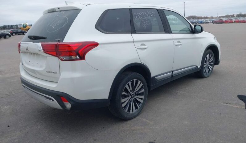 
								2019 Mitsubishi Outlander full									