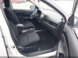 
										2019 Mitsubishi Outlander full									