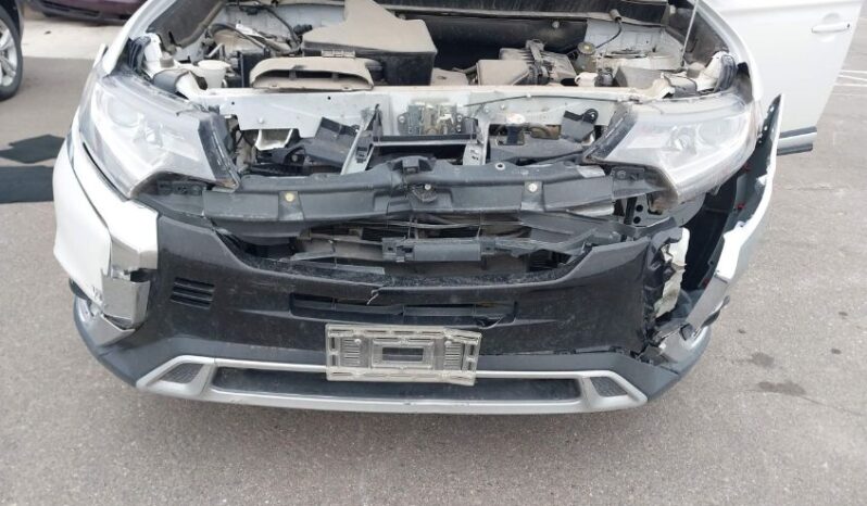 
								2019 Mitsubishi Outlander full									