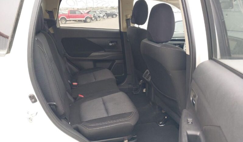 
								2019 Mitsubishi Outlander full									