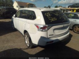 
										2014 Mitsubishi Outlander full									