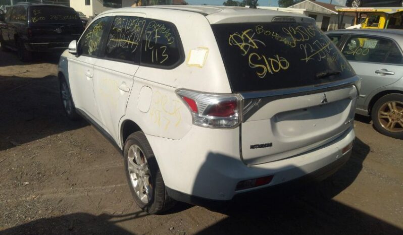 
								2014 Mitsubishi Outlander full									