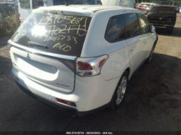 
										2014 Mitsubishi Outlander full									