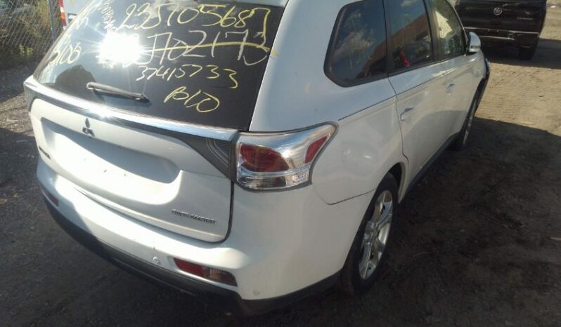 
								2014 Mitsubishi Outlander full									
