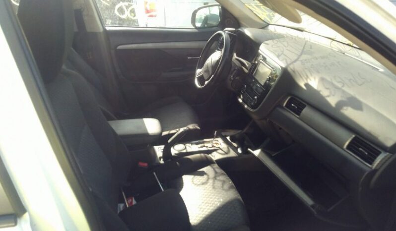 
								2014 Mitsubishi Outlander full									