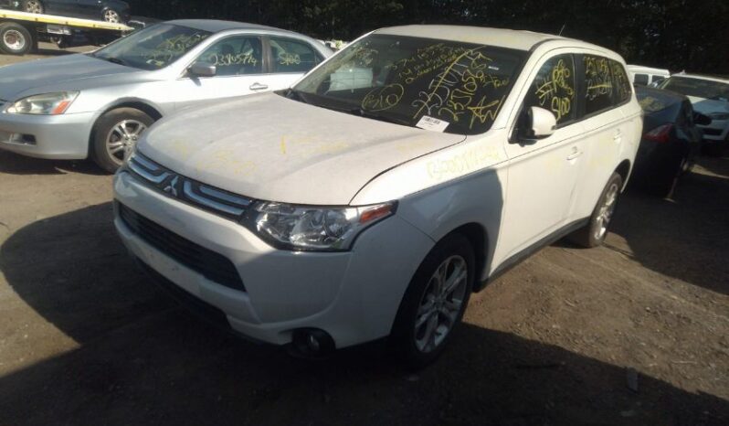 
								2014 Mitsubishi Outlander full									